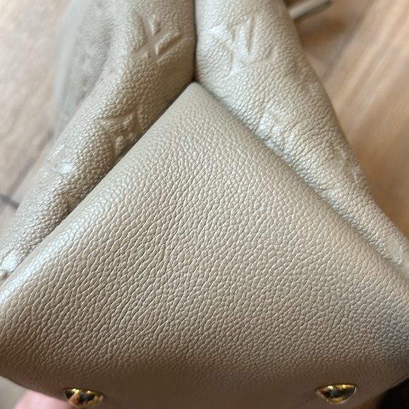 Louis Vuitton Monogram Empreinte Maida Hobo - Great Condition - Picture 14 of 16